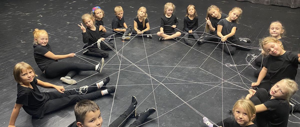 Aktorzy teatru Tyci Szydełko